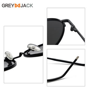 Gafas de Sol Redondas Greyjack, Montura Negra, Lentes TAC, Protección UV400, Diseño Unisex de Montura Completa - Product Image 4