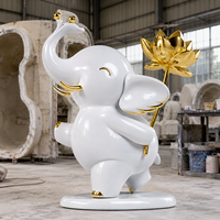 Sculpture d'éléphant blanc en résine personnalisée avec motif de lotus doré, résistante à la corrosion, logo personnalisé pour la décoration d'hôtels, de centres commerciaux et de jardins