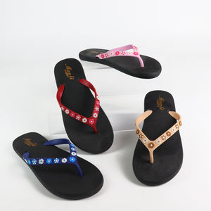 Fabricant chinois haut de gamme maison plate-forme pantoufles personnalisées <span class=keywords><strong>tongs</strong></span> pour femmes - Product Image 1