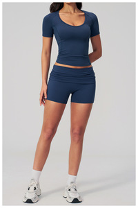 Ensemble d'entraînement 2 pièces pour femme Yian, haut de compression à manches courtes et col en U et <span class=keywords><strong>short</strong></span> cycliste taille haute à revers - Product Image 6