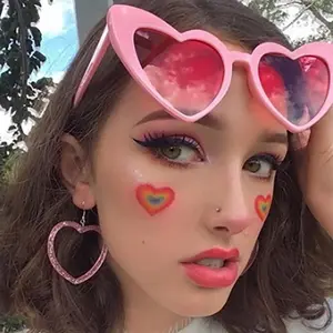 Supplier New Wholesale Sweet Love&Roses Hearts Shape Pink Fashion Women Colorful Frame Beach Love Heart Sunglasses