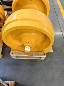 Suku Cadang Undercarriage Alat Berat OEM Bulldozer Excavator Cat <span class=keywords><strong>Idler</strong></span> Wheel untuk <span class=keywords><strong>Caterpillar</strong></span> D9D9L D10 - Product Image 1