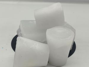 Cera de parafina totalmente refinada para uso industrial Forma sólida para fabricación de velas y aplicaciones de recubrimiento - Product Image 5