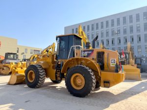 รถตักล้อยาง CAT 966H มือสอง ใช้งานน้อย ทนทาน รับน้ำหนักได้ 6 ตัน เหมาะสำหรับงานก่อสร้างลานหินและงานก่อสร้างถนน - Product Image 2