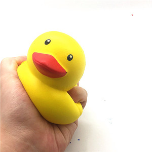 Venta al por Mayor de Juguetes Antiestrés de Espuma PU con Forma de Pato Amarillo, de Subida Lenta y Aromatizados - Product Image 1