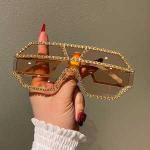 Lunettes de soleil surdimensionnées en métal avec strass, verres monobloc UV400, nouveau style, logo personnalisé, pour femmes - Product Image 1