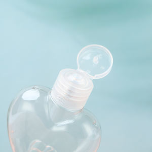 Botella Portátil de 50ml 60ml 70ml con Forma de Corazón, de Plástico PET No Tóxico, con Tapa Abatible y Mosquetón para Llavero, para Desinfectante de Manos - Product Image 5