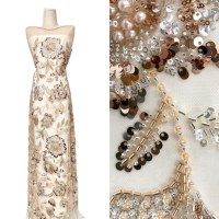 Tissu en maille orné de perles, de sequins et de fleurs pour robe de soirée 2026 – Traitement personnalisé