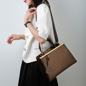 Conjunto de Bolsos para Mujer, 3 Piezas, de Cuero PU, Color Sólido, para Compras, Oficina y Eventos Formales - Product Image 3