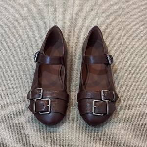 Nouvelle Collection 2026 – Escarpins Femme en Cuir Véritable Ambré à Talon Compensé, Bout Carré et Boucle Unique - Product Image 3