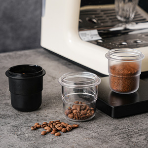 Dispensador de café en polvo Kafei Shi, 58 mm, transparente esmerilado, para molinillos de café, con tapa antivuelco - Product Image 1