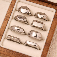 Hochwertige Damen Edelstahl 18k Vergoldeter Minimalistischer Glatter Ring Trendiger Geometrischer Glänzender Verlobungs- und Jubiläumsring
