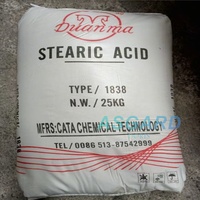 Poudre d'acide stéarique de qualité industrielle de haute qualité 1842 1860 pour émulsifiants cosmétiques 25 kg/sac emballage 99.5% pureté CAS 57-11-4