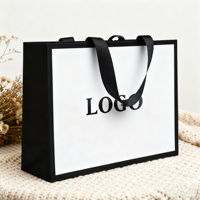 Sacs en papier de luxe blancs personnalisés avec logo pour boutiques de détail et cadeaux, fabriqués en Chine, vente en gros