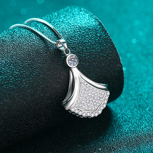 2025 nuevo producto plata pura mujer Moissanite clavícula cadena mujer falda colgante collar Regalo de Cumpleaños joyería - Product Image 5