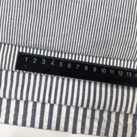 Tissu Seersucker 100% Coton Teint en Fil à Rayures de 0,2 cm, Respirant, Vente en Gros, Idéal pour Chemises d'Enfants, Jouets, Doublures et Sacs