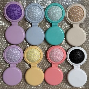 Miroir de maquillage pliable YRX avec peigne massant à coussinets, adapté aux voyages et au bureau, mini brosse à cheveux ronde avec miroir - Product Image 6