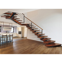 Escalier moderne personnalisé en tube carré avec surface antidérapante, garde-corps en verre et main courante en fer pour usage résidentiel intérieur