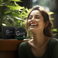 Poudre dentifrice 100% naturelle à marque privée OEM, à base de charbon actif de coque de noix de coco pour blanchir les dents