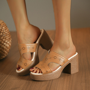 รองเท้าส้นสูงแบบเปิดส้นแฟชั่นฤดูร้อน รุ่นใหม่มาแรง สำหรับผู้หญิง ดีไซน์หรูหรา ไซส์ใหญ่ พื้นหนา สายคาดเส้นเดียว ไซส์ 43 - Product Image 3