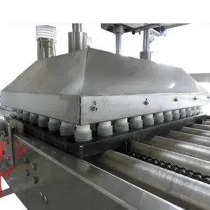 小型工业机械用自动纸杯蛋糕生产设备/蛋糕烘焙机生产机