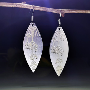 Orecchini Vintage con Foglie di Salice Incise, Design Intagliato su Entrambi i Lati, Accessori di Moda per Donne - Product Image 2