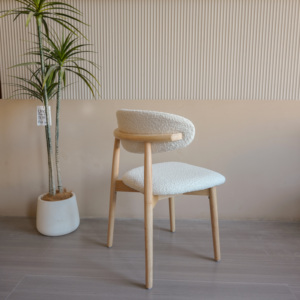 Vente en gros d'usine <span class=keywords><strong>chaise</strong></span> de salle à manger rembourrée <span class=keywords><strong>blanche</strong></span> en <span class=keywords><strong>bois</strong></span> massif au design moderne <span class=keywords><strong>scandinave</strong></span> <span class=keywords><strong>chaise</strong></span> d'extérieur <span class=keywords><strong>chaise</strong></span> de salon - Product Image 3