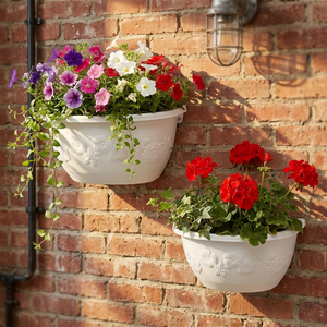 Pot de fleurs mural en plastique blanc avec motif floral pour jardinières d'extérieur grande taille - Product Image 1