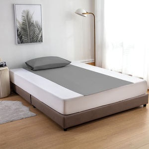 Sábana Plana Conductora Antienvejecimiento Ecológica de Algodón 95% Transpirable Gris 400TC para Hoteles y Hospitales con Bordado Salud - Product Image 1