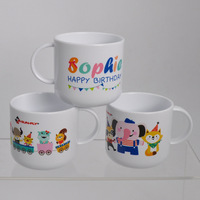 Blancs de sublimation personnalisés Tasses pour enfants en plastique de couleur blanche de 6 oz avec poignée