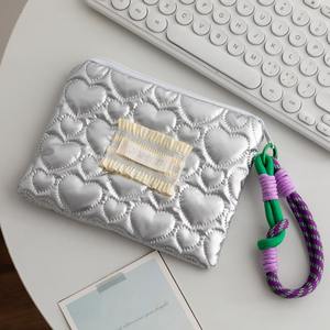 7inches Promotion Silvery Cosmetic Makeup <b>Bags</b> Luxury PU Makeup <b>Bag</b> Custom Logo <b>Toiletry</b> <b>Bag</b> With Handle - Product Image 5