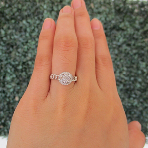 Anillo de Oro Sólido de 18K con Doble Halo de Diamantes Cultivados en Laboratorio, Joyería de Compromiso para Mujer - Product Image 1