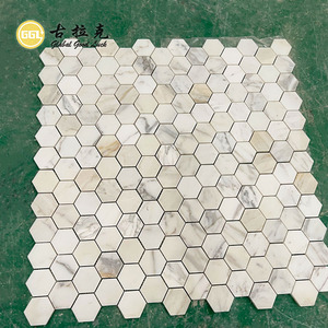 Mosaico de Mármol Hexagonal Calacatta Gold con Acabado Pulido para Proyectos Inmobiliarios, Decoración de Paredes Interiores y Exteriores - Product Image 3
