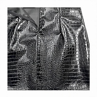 Hochwertiges AOJIE Damenkleid mit V-Ausschnitt, knitterfrei, aus PU-Kunstleder, Mini, schulterfrei, ärmellos, figurbetont, rückenfrei, sexy.