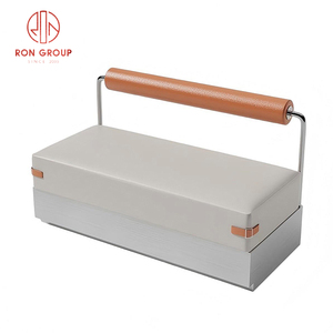 Set di Arredamento Commerciale per Ristoranti: Divano a L in Pelle Bianca per Caffetteria, Tavoli Rotondi in Metallo e Sedie Arancioni per Bar - Product Image 6