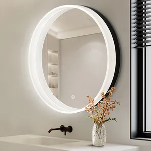 مرآة حديثة للحمام مثبتة على الحائط مضادة للضباب عالية الوضوح مستطيلية ذكية Led مرآة مشهورة