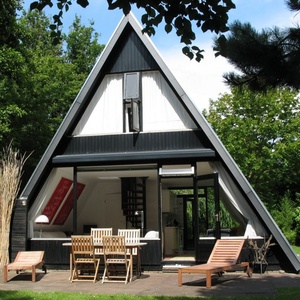 Nueva Villa Triangular Modular en Forma <span class=keywords><strong>de</strong></span> A, Estructura <span class=keywords><strong>de</strong></span> Acero Personalizada, Edificio <span class=keywords><strong>de</strong></span> Oficinas Moderno Prefabricado, Casa para Vivir al Aire Libre - Product Image 2