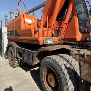 Excavatrice sur pneus d'occasion Doosan DH210W-7, 21 tonnes, d'origine coréenne, faible nombre d'heures de fonctionnement, bon état d'entretien, pour travaux routiers. - Product Image 4