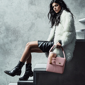 Nouveau design 2026 – Sac à main portable de style coré<span class=keywords><strong>en</strong></span> très tendance <span class=keywords><strong>en</strong></span> PU pour femme, sac de luxe pour bouteille, idéal pour <span class=keywords><strong>la</strong></span> <span class=keywords><strong>vie</strong></span> quotidienne - Product Image 1