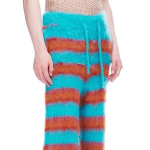 Pantalones de punto de mohair personalizados OEM y ODM para hombre, pantalones de punto sueltos, pantalones de punto peludos de otoño, cintura elástica, corte acampanado, camuflaje, cintura media, casual - Product Image 3