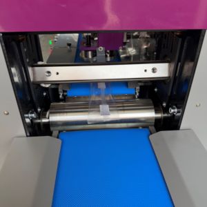 Hot Sales Horizontal Biscuit Packaging Machine <strong>Automatic</strong> Chocolate Bar and <strong>Candy</strong> Lollipop Flow <strong>Wrapper</strong> with Gluing Function - Product Image 6