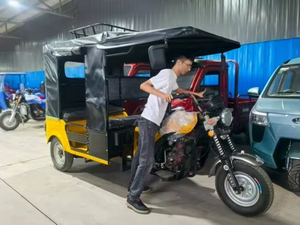 Tricycle à passagers Jinshi 200cc avec moteur refroidi par eau et freins à <span class=keywords><strong>tambour</strong></span> <span class=keywords><strong>avant</strong></span> et arrière - Product Image 4