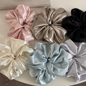 Élastique à cheveux volumineux en satin style décontracté crème pour femme, haut de gamme, style japonais et coréen, accessoires élégants toutes saisons - Product Image 1