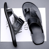 Nouvelles sandales en cuir pour hommes été 2025, grande taille, tendance, polyvalentes, simples, chaussures de plage pour jeunes, tongs à bout ouvert en caoutchouc