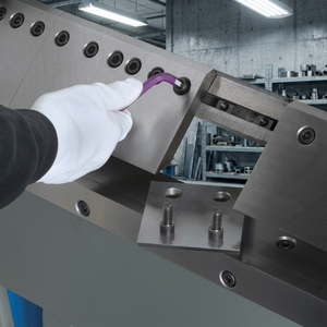 Máquina Plegadora de Láminas Fervi con Ángulo de Plegado Máximo de 140° y Capacidad de 1000 mm - Product Image 3