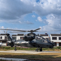 Modelo de Exhibición de Aeronave a Escala Grande Personalizado, Escultura de Helicóptero de Tamaño Real en Acero Inoxidable para Museo, Parque Temático o Exposición