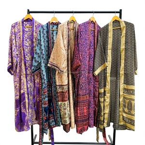 Al por mayor MEGH CRAFT Kimono de seda reciclada estilo bohemio indio, con cuello en V, manga larga, estampado floral, para verano, talla grande - Product Image 1