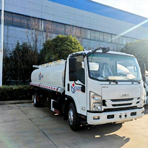 Camion-citerne ISUZU 6000 litres 4x2 à bas prix pour la vente - Product Image 4