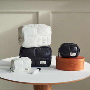 Sac de maquillage Puffer Solution de stockage de soins de la peau élégante Sacs et étuis à cosmétiques Sac de maquillage cosmétique - Product Image 2