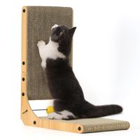 Griffoir mural vertical en carton durable de 68 cm en forme de L pour chat avec jouet balle de jeu